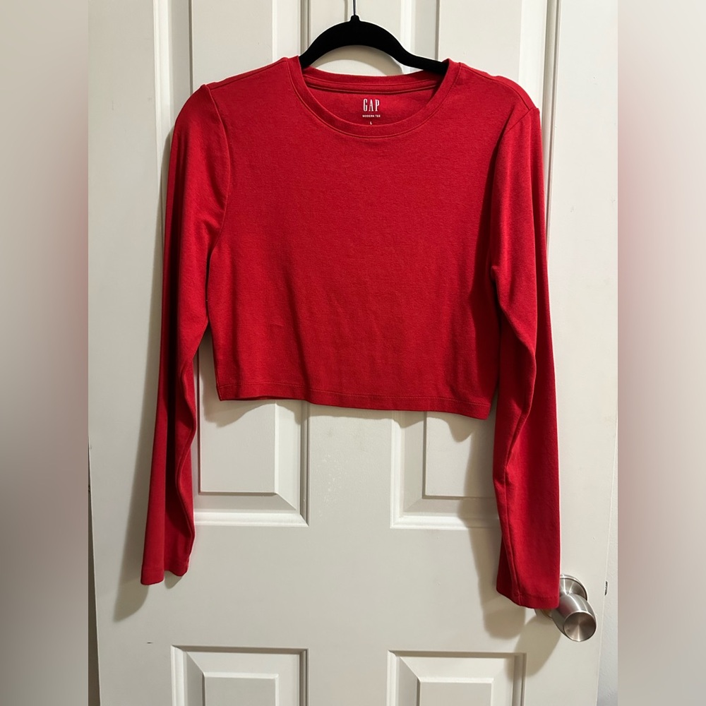 Gap modern cropped long sleeve tee red size large